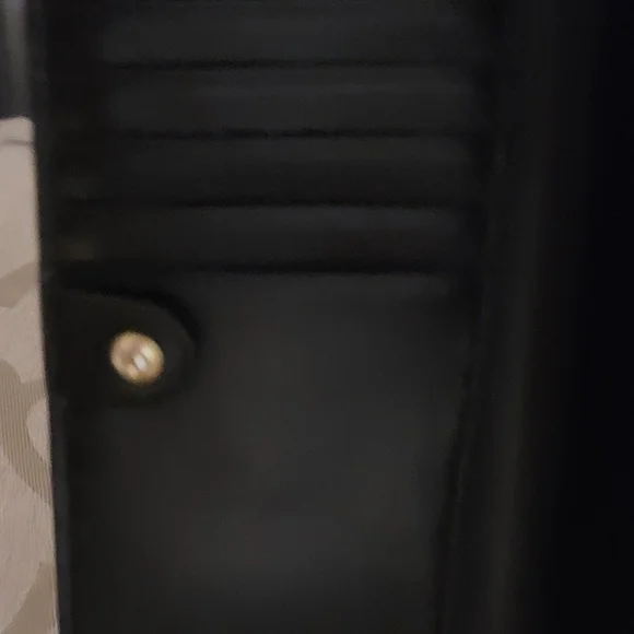 Kate Spade Patterson Drive Braylon Black Wallet in Pebbled Leather. EUC - Picture 13 of 15